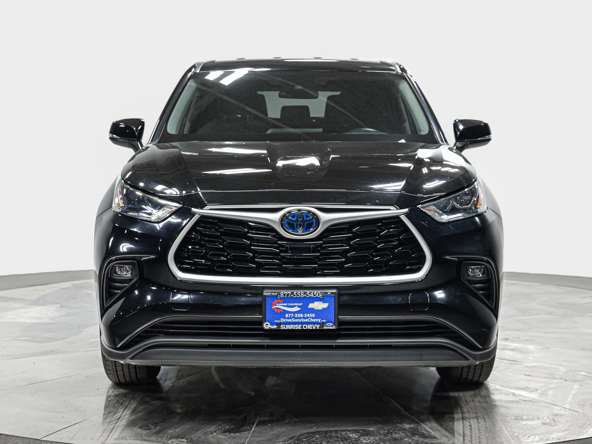 Used 2023 Toyota Highlander LE AWD/4WD image 10