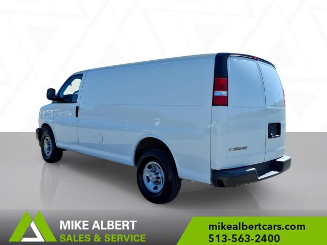 Used 2021 Chevrolet Express 2500 w/ Driver Convenience Package RWD image 5