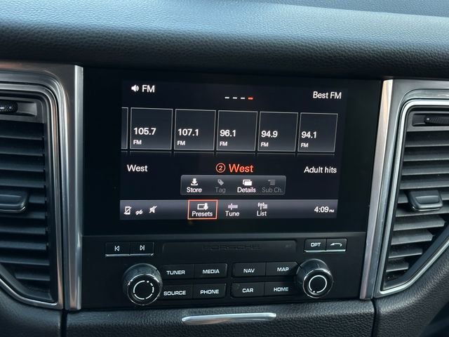 Used 2017 Porsche Macan image 25