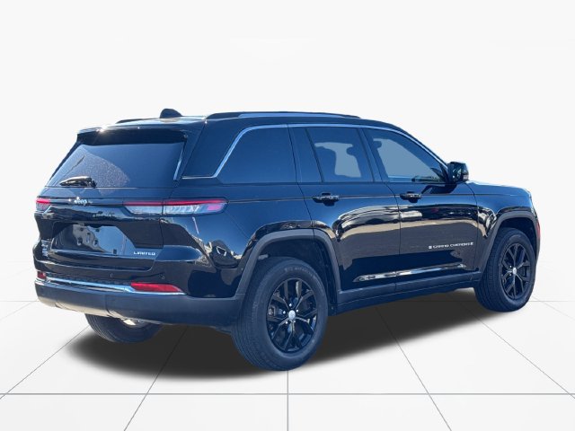 Used 2023 Jeep Grand Cherokee Limited AWD/4WD image 6