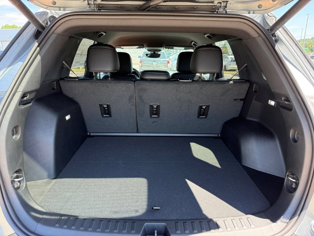 New 2026 Chevrolet Equinox LT w/ Convenience Package II FWD image 16