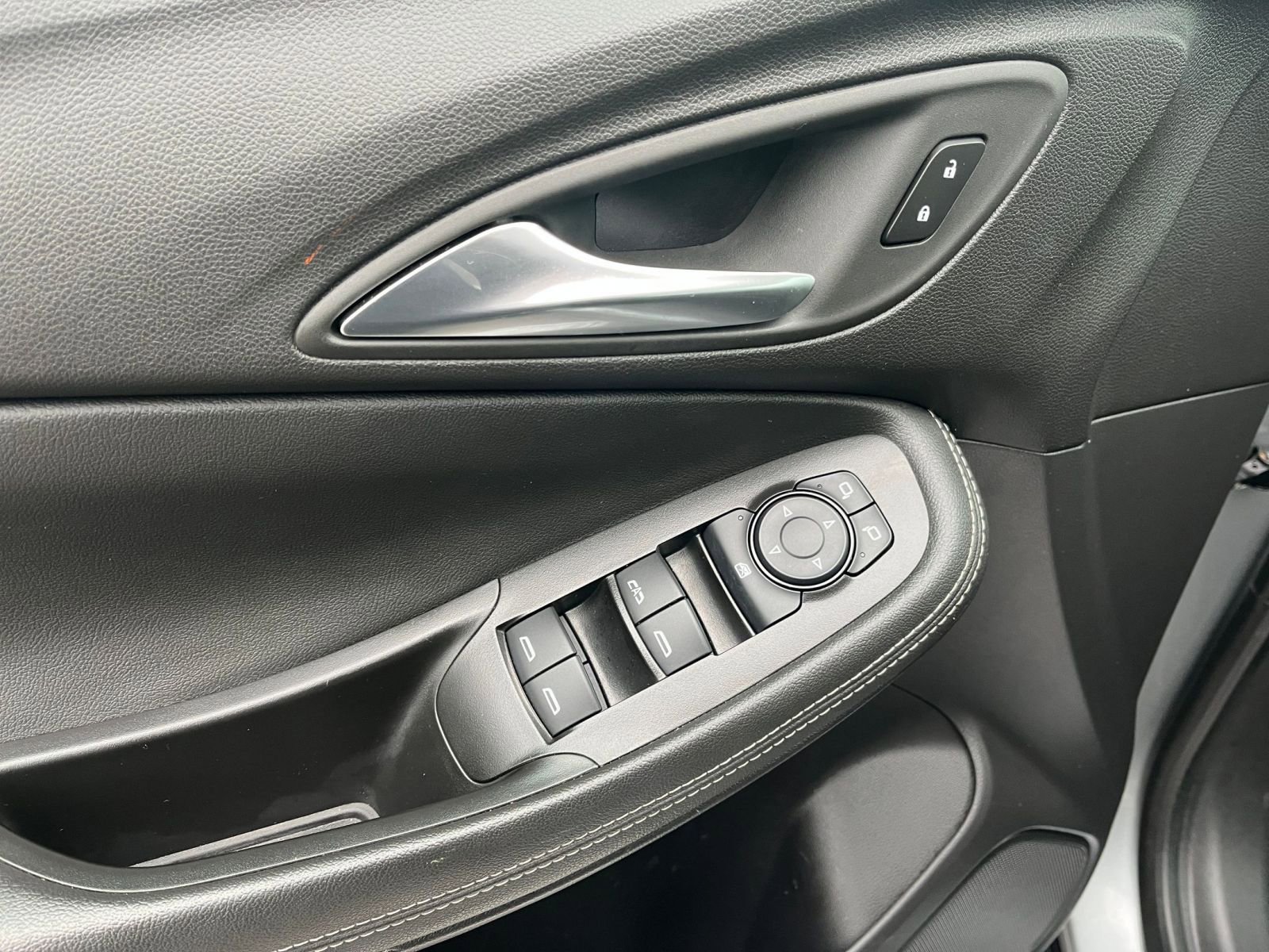 Used 2025 Buick Encore GX Preferred image 20