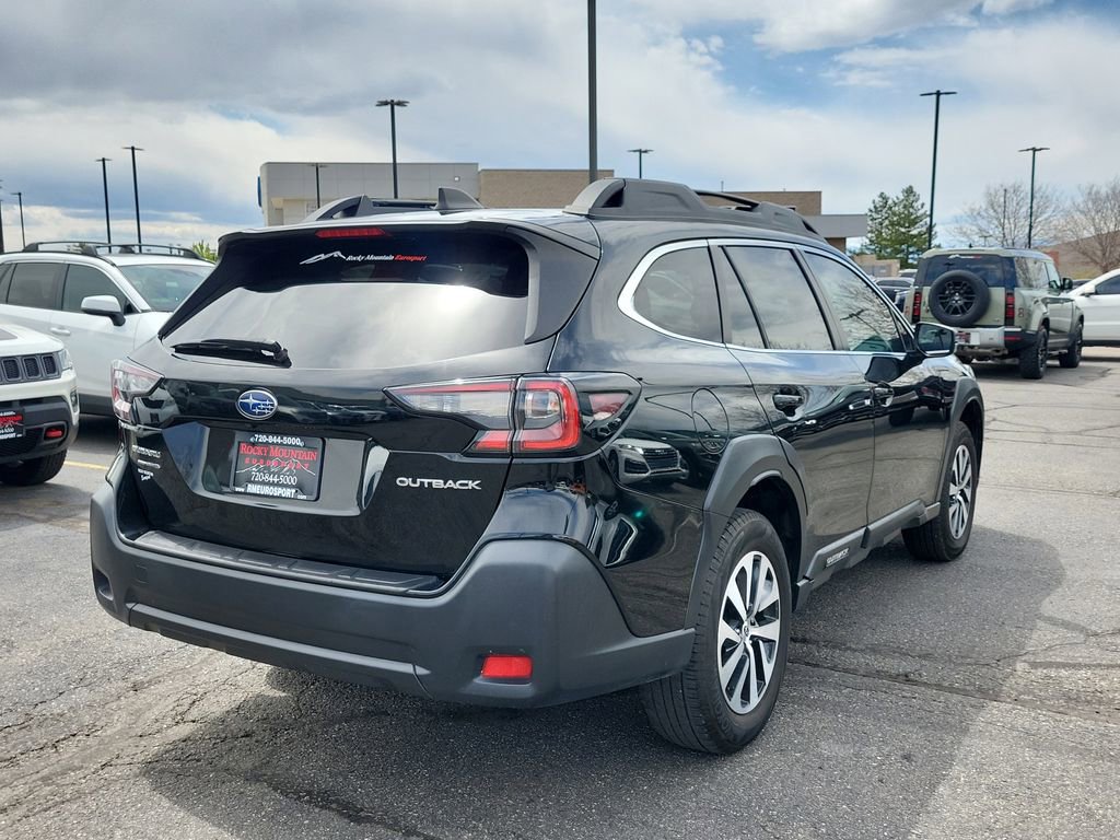 Used 2023 Subaru Outback Premium AWD/4WD image 4