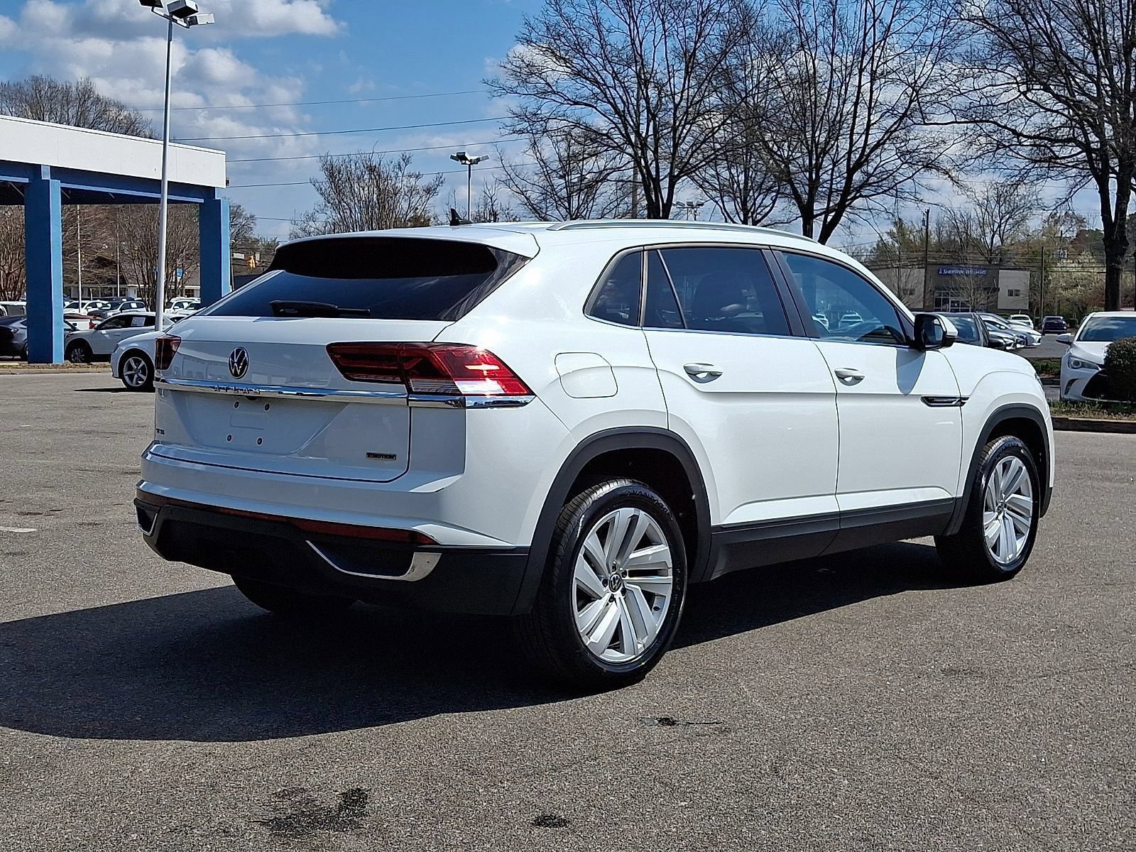 Used 2022 Volkswagen Atlas Cross Sport SE AWD/4WD image 6