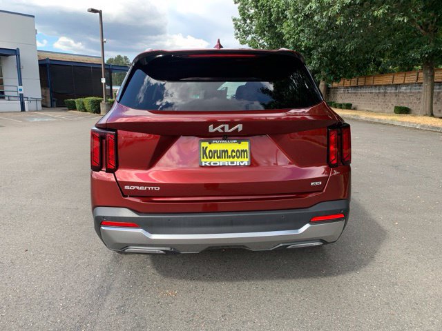 Used 2025 Kia Sorento S AWD/4WD image 4