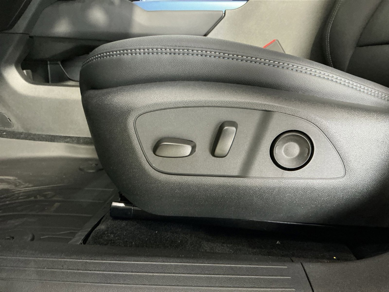 New 2026 Chevrolet Equinox EV LT image 22