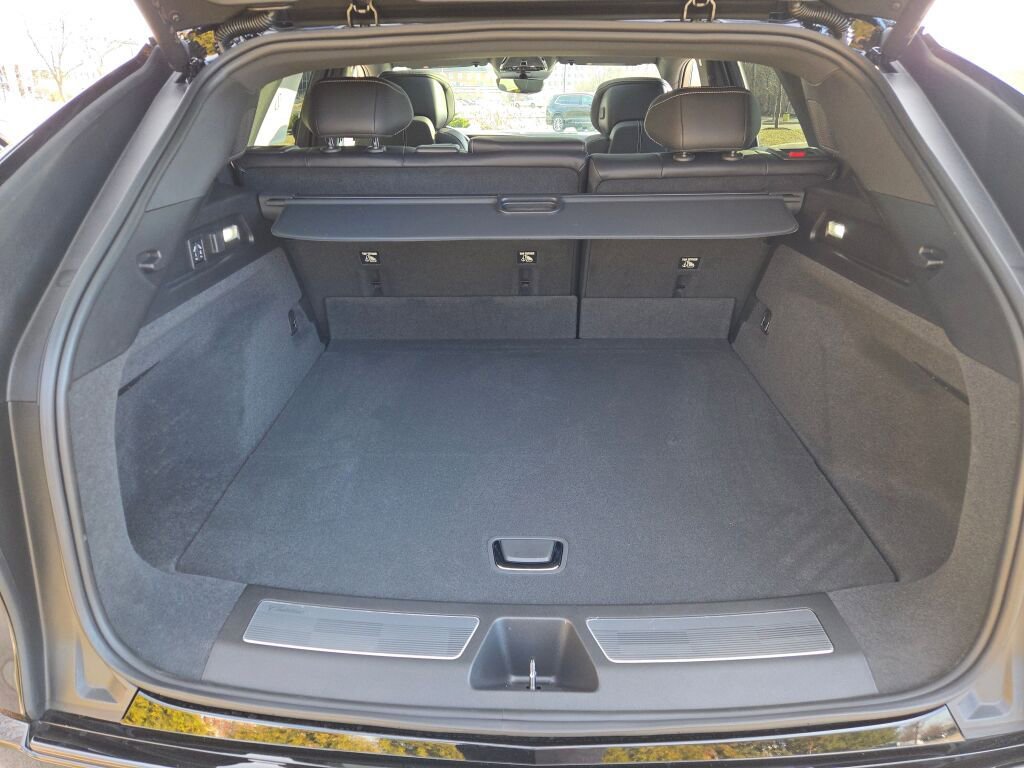 New 2026 Cadillac Lyriq Signature Sport image 17