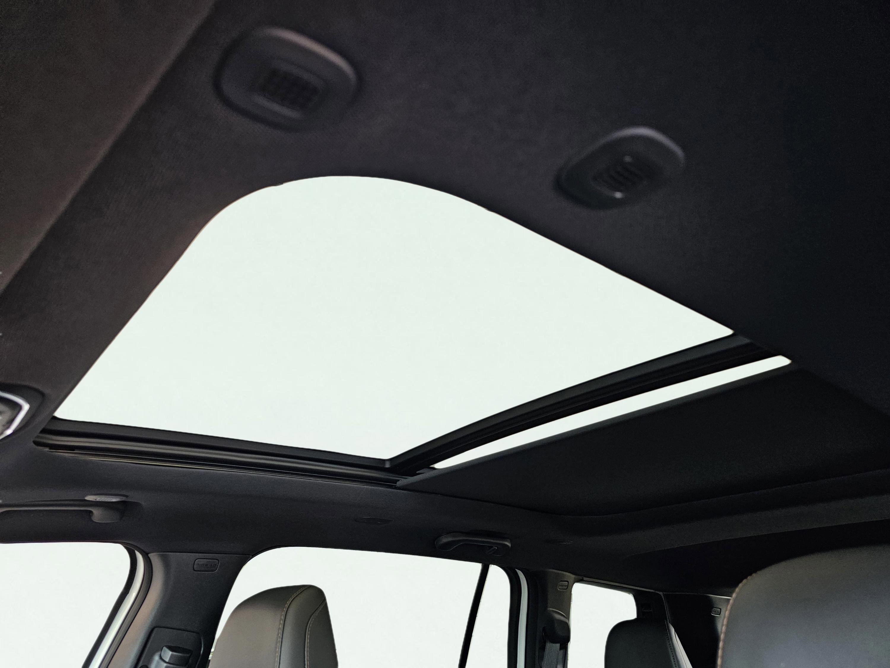 New 2026 Jeep Cherokee Overland image 18