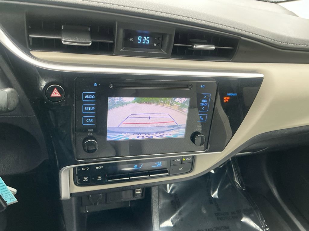 Used 2019 Toyota Corolla LE FWD image 1