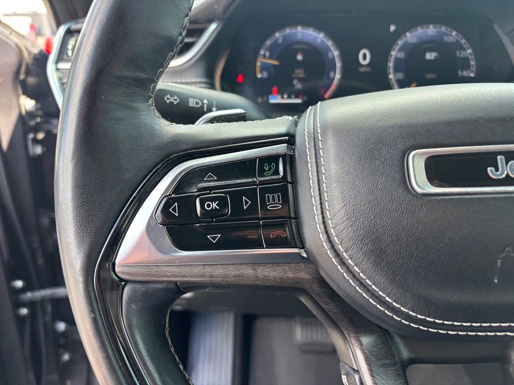 Used 2022 Jeep Grand Cherokee L Overland w/ Advanced Protech Group III AWD/4WD image 15