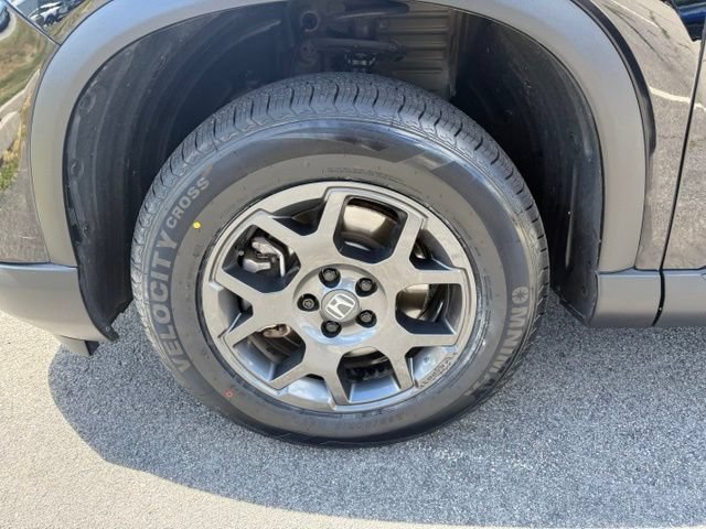 Used 2025 Honda Pilot TrailSport image 14