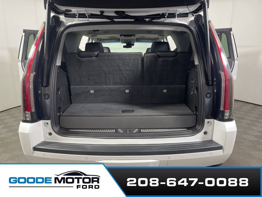 Used 2019 Cadillac Escalade Premium Luxury AWD/4WD image 23