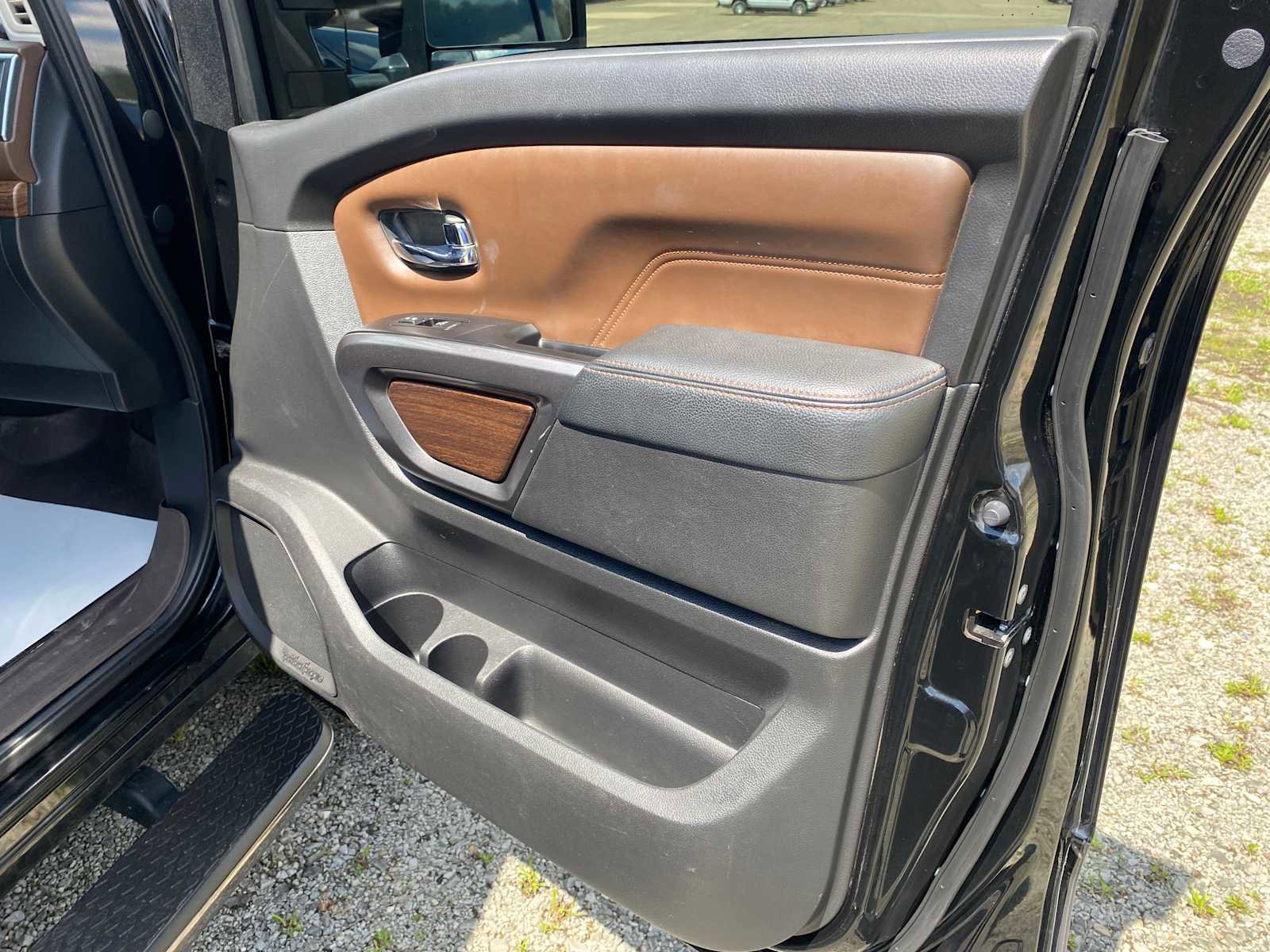 Used 2018 Nissan Titan Platinum Reserve w/ Platinum Utility Package AWD/4WD image 50