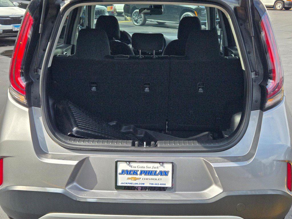 Used 2024 Kia Soul LX w/ Option Group 015 FWD image 13