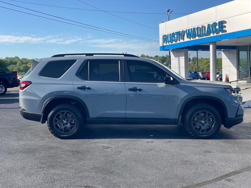 Used 2024 Honda Pilot TrailSport image 8
