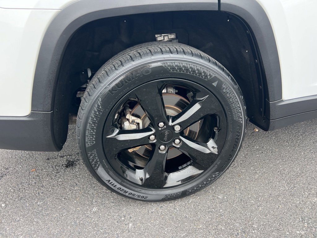 Used 2023 Jeep Grand Cherokee L Limited w/ Luxury Tech Group II image 10