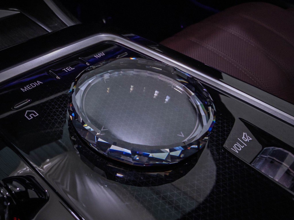 Used 2025 BMW 760i xDrive w/ Executive Package AWD/4WD image 42