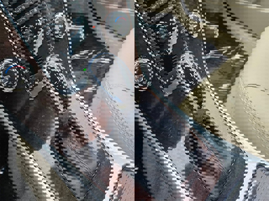 Used 2016 Volvo XC70 T5 Platinum w/ Climate Package image 20