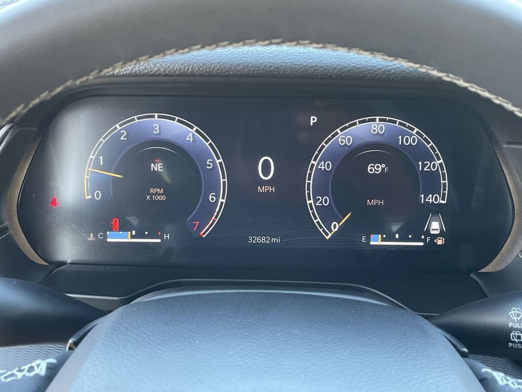 Used 2023 Jeep Grand Cherokee L Laredo image 11