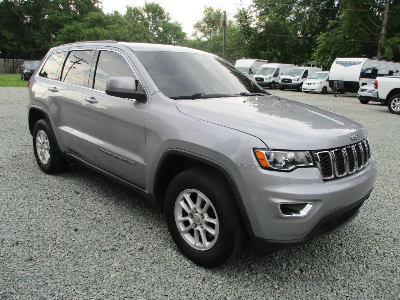 Used 2019 Jeep Grand Cherokee Laredo AWD/4WD image 7