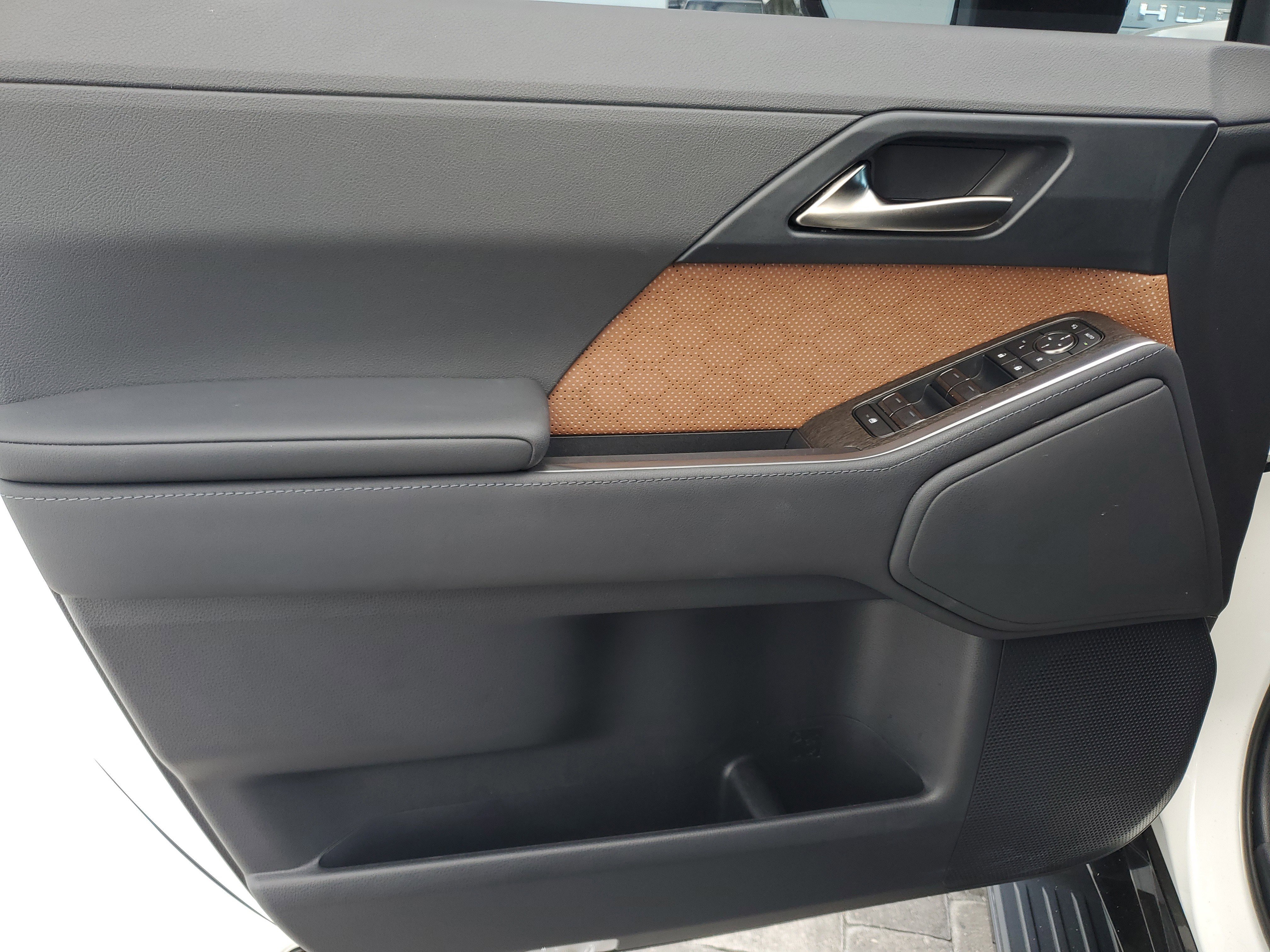 Used 2024 Lexus GX 550 image 18