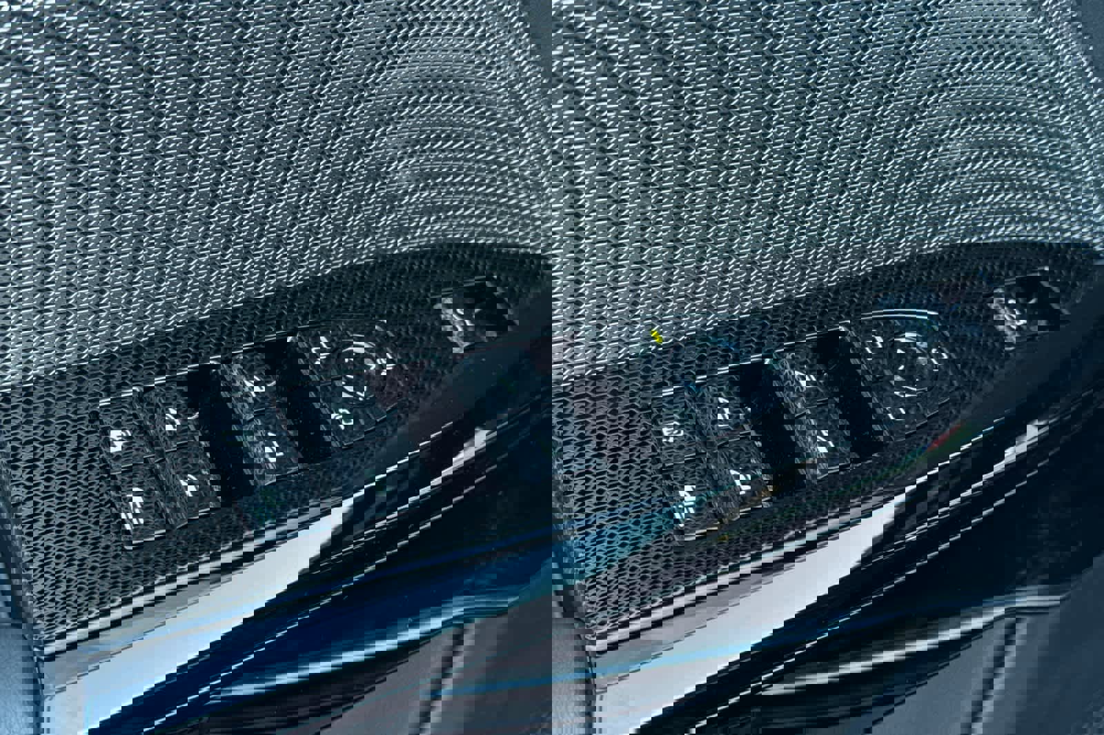 Certified 2023 BMW 760i xDrive w/ Executive Package image 13