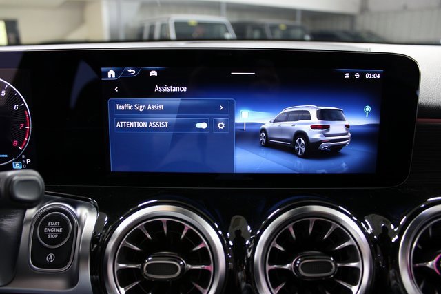 Used 2024 Mercedes-Benz GLB 250 4MATIC w/ Exclusive Package image 28