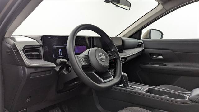 Used 2025 Nissan Kicks SV AWD/4WD image 23