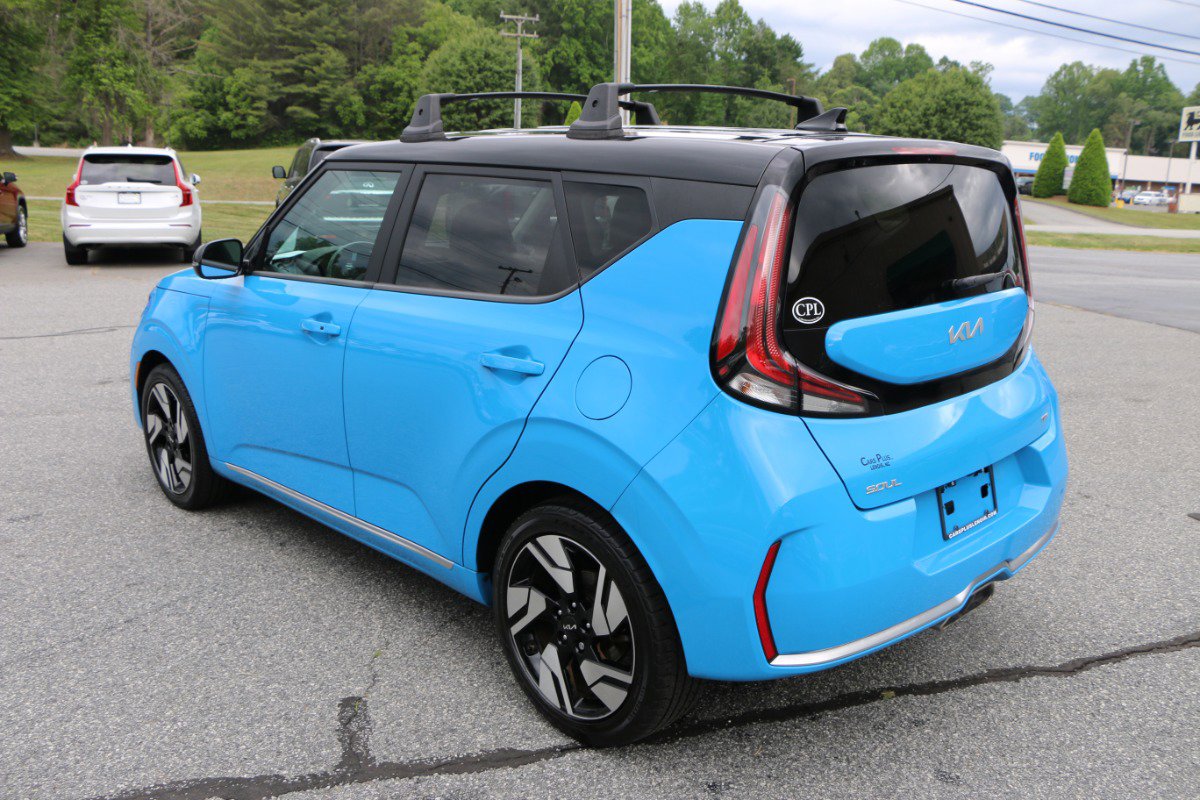 Used 2023 Kia Soul GT-Line FWD image 3