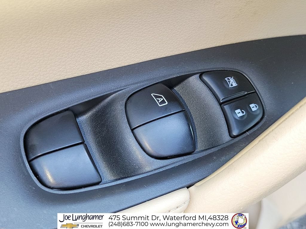 Used 2017 Nissan Rogue SL w/ SL Premium Package AWD/4WD image 26