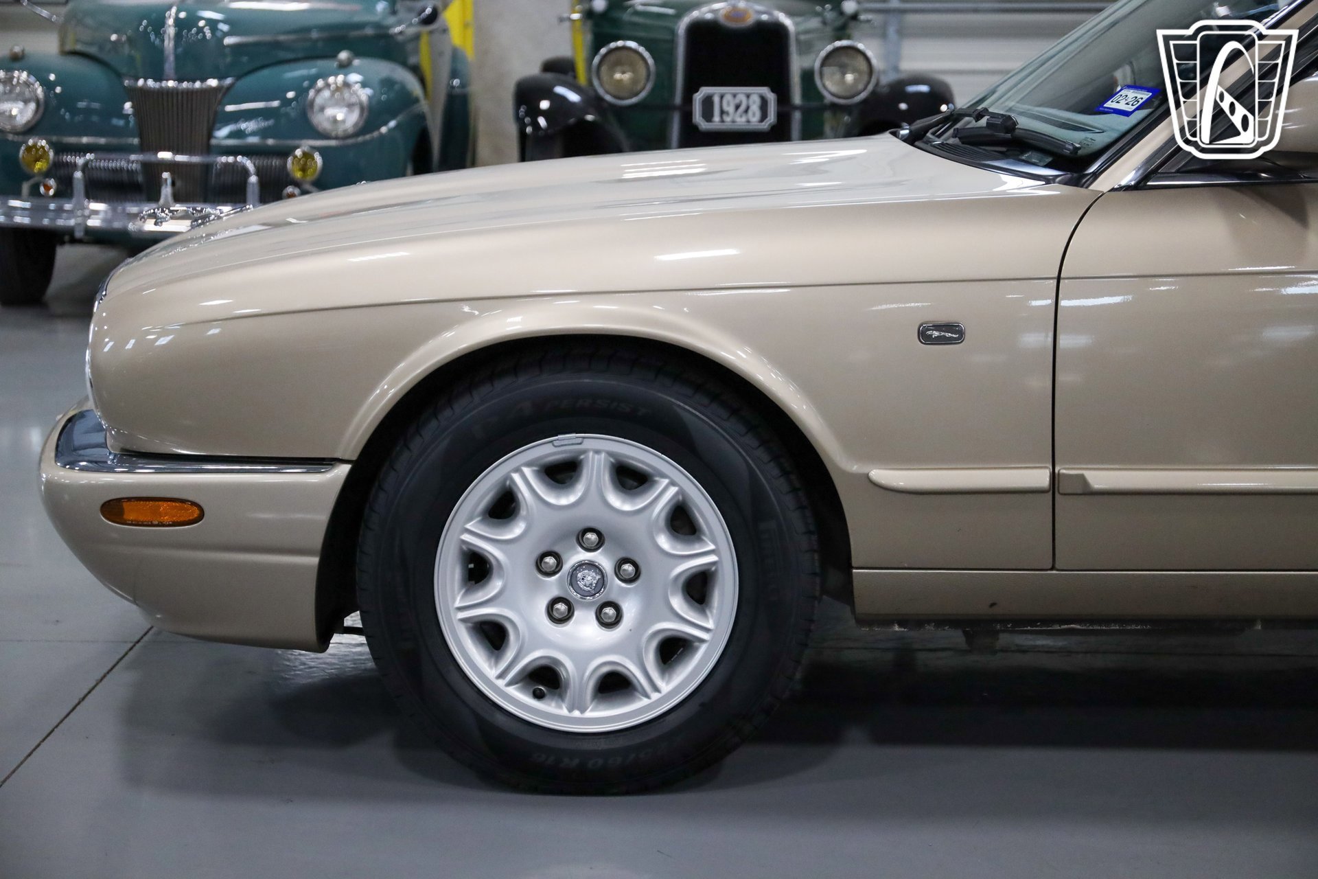 Used 2001 Jaguar XJ8 image 20