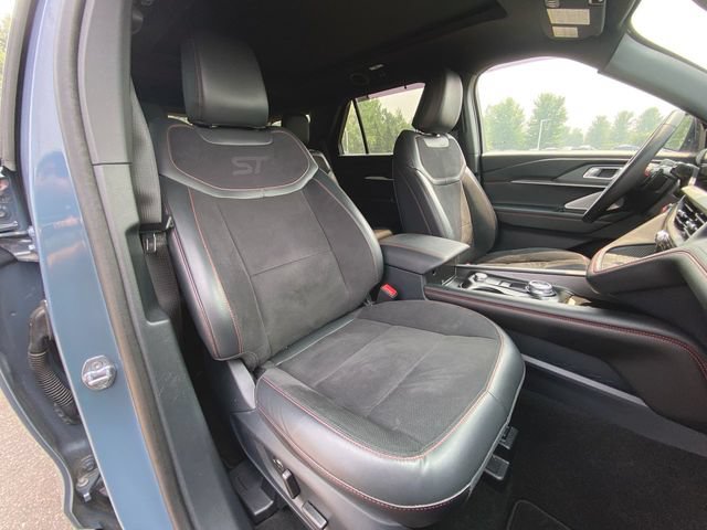 Used 2025 Ford Explorer ST AWD/4WD image 28
