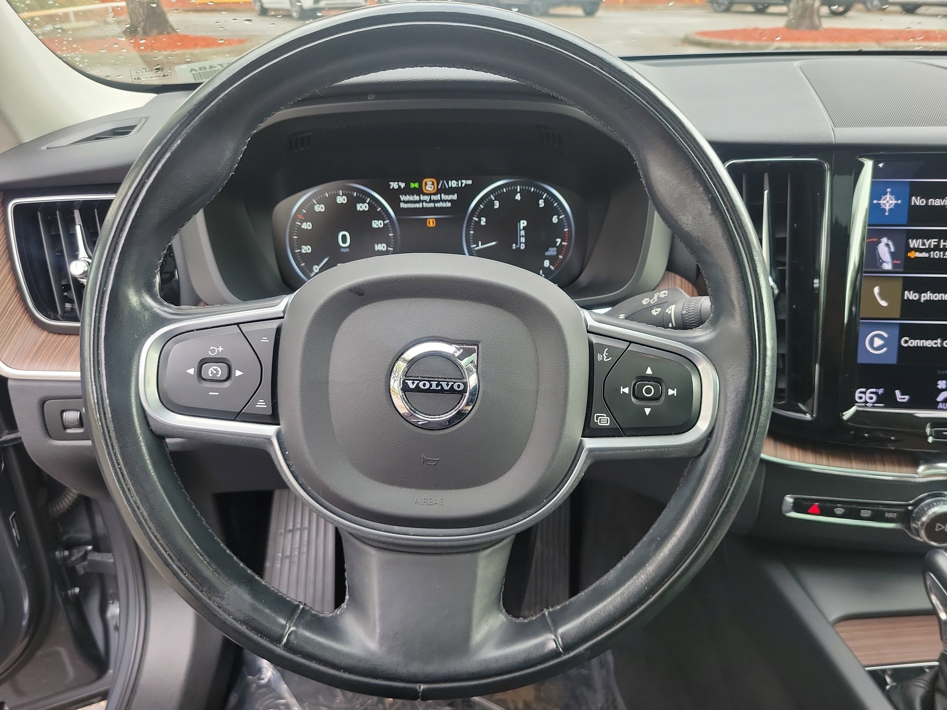 Used 2021 Volvo XC60 T5 Momentum image 25