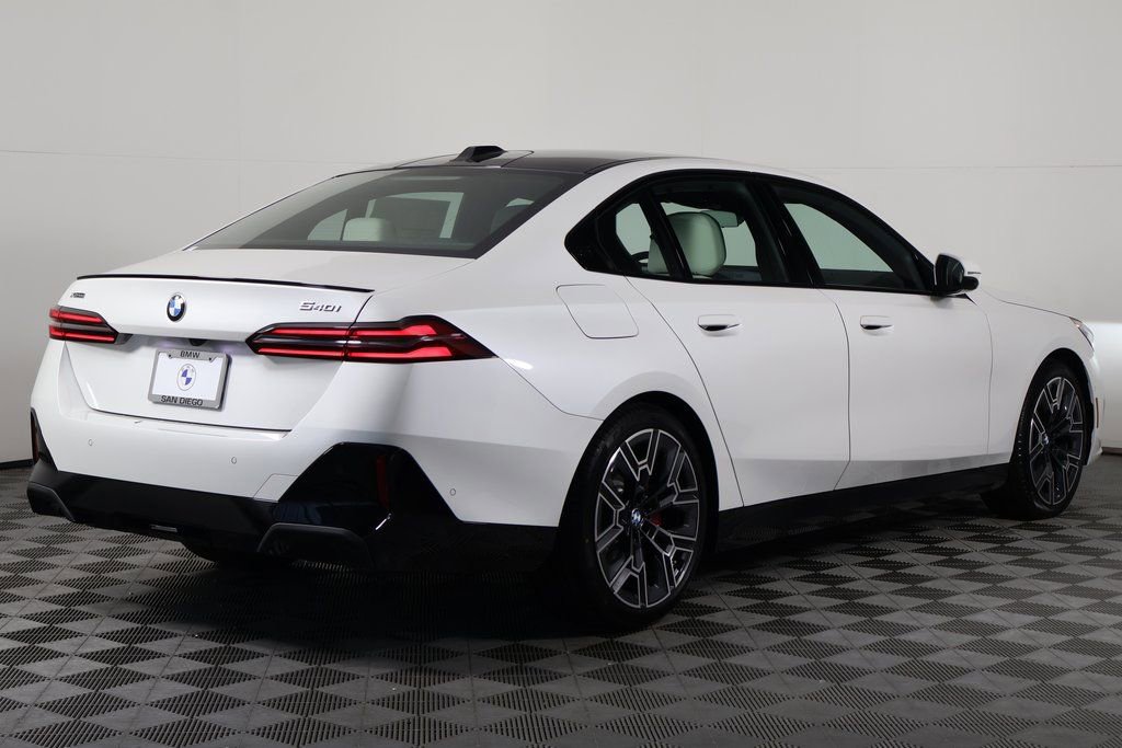 New 2026 BMW 540i xDrive w/ Executive Package image 2