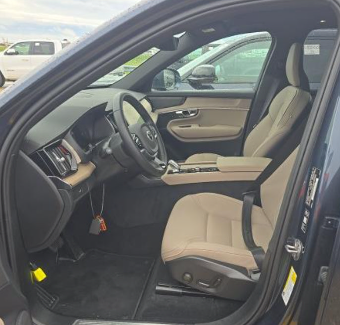 Certified 2026 Volvo XC90 B6 Plus AWD/4WD image 2