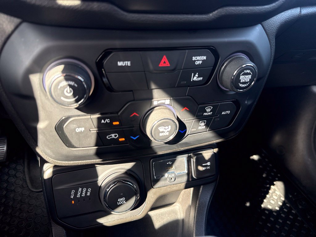 Certified 2023 Jeep Renegade Latitude AWD/4WD image 21