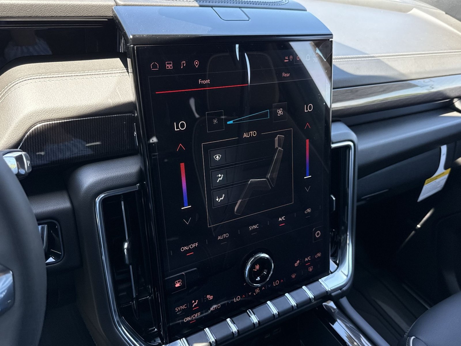 New 2026 GMC Yukon Elevation AWD/4WD image 21