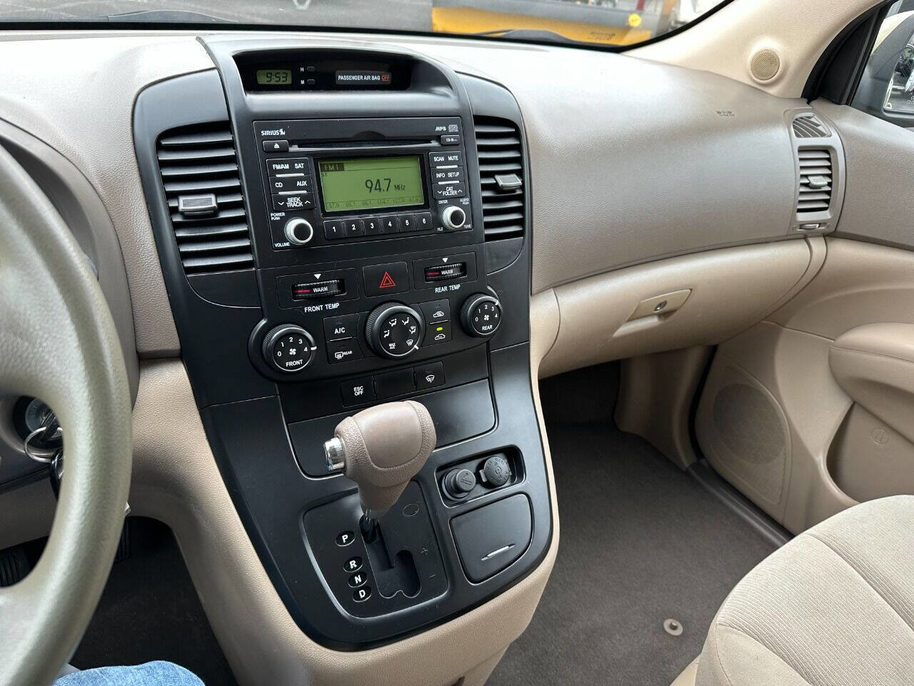 Used 2009 Kia Sedona LX w/ PWR Pkg image 15