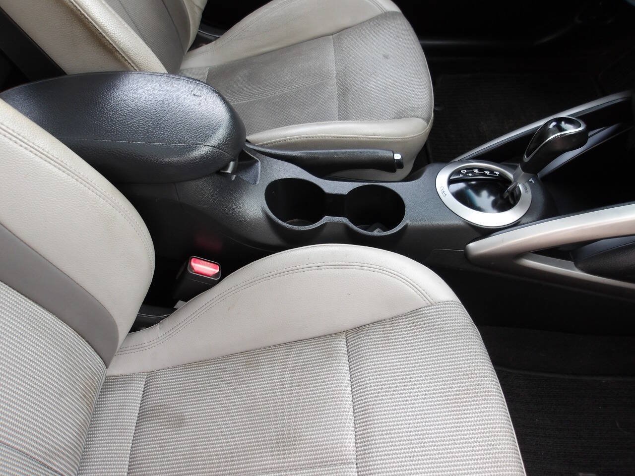 Used 2013 Hyundai Veloster w/ Tech Pkg FWD image 20