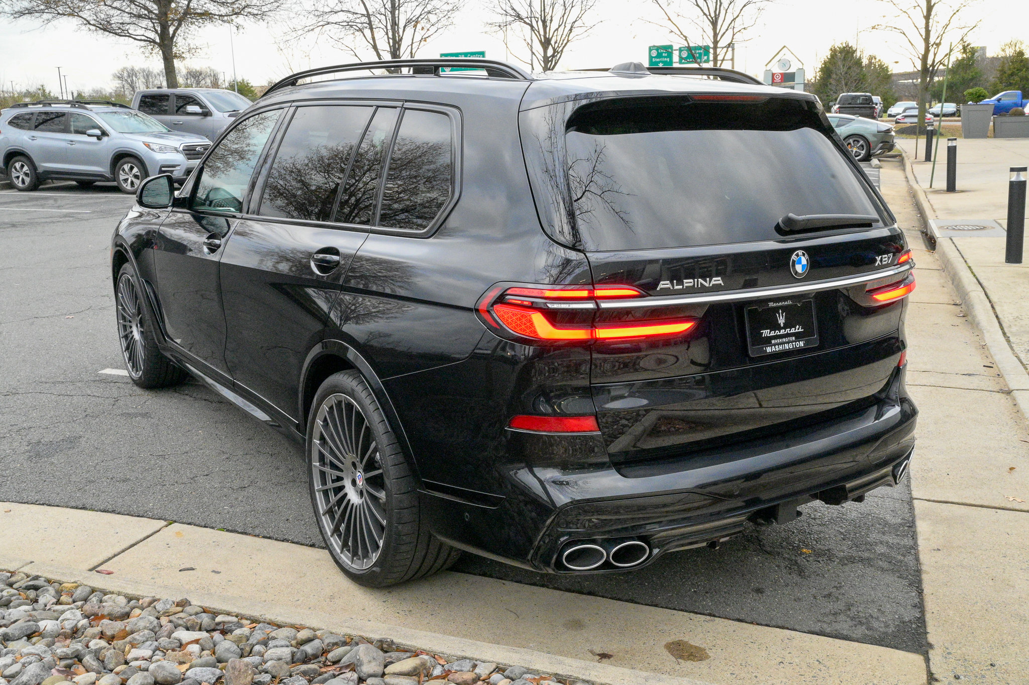 Used 2025 BMW ALPINA XB7 image 7