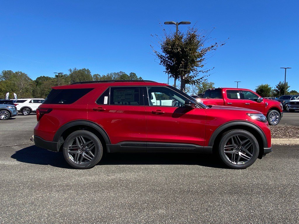 New 2026 Ford Explorer ST image 3