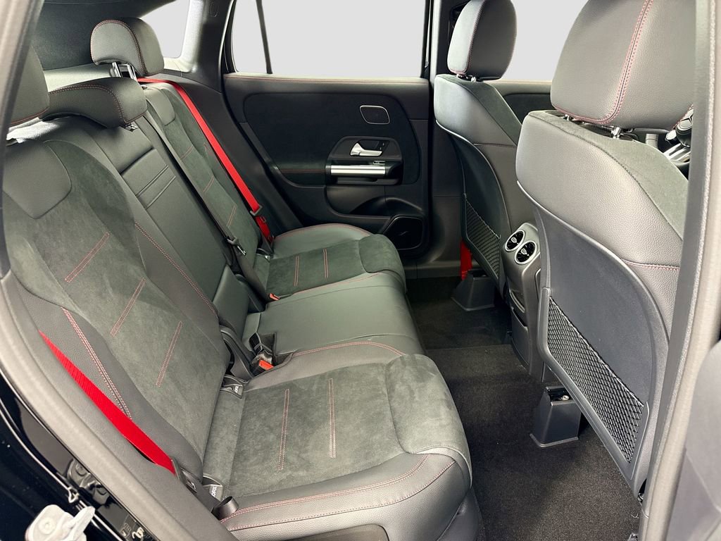 New 2026 Mercedes-Benz GLA 35 AMG 4MATIC image 21