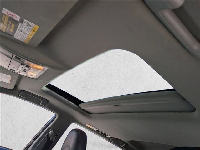 Used 2017 Toyota Highlander SE image 16