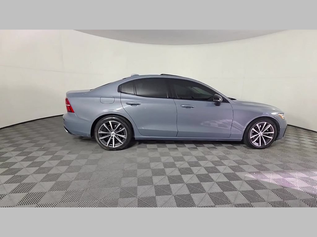 Used 2022 Volvo S60 B5 Momentum AWD/4WD image 38