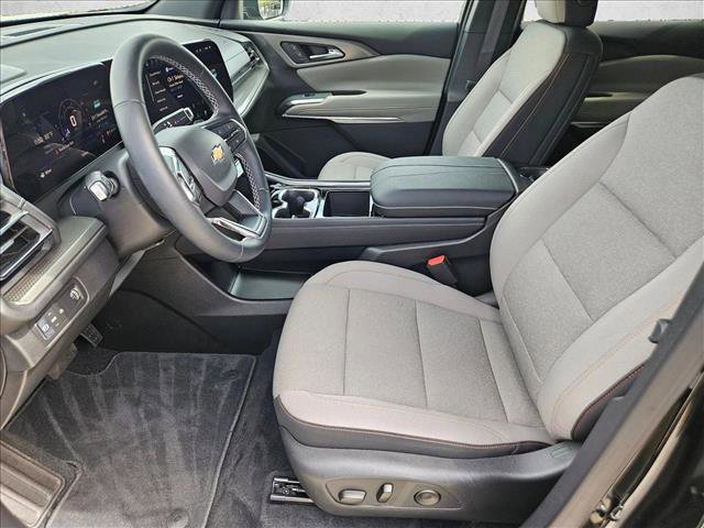 Used 2026 Chevrolet Traverse LT w/ Driver Confidence Package image 15