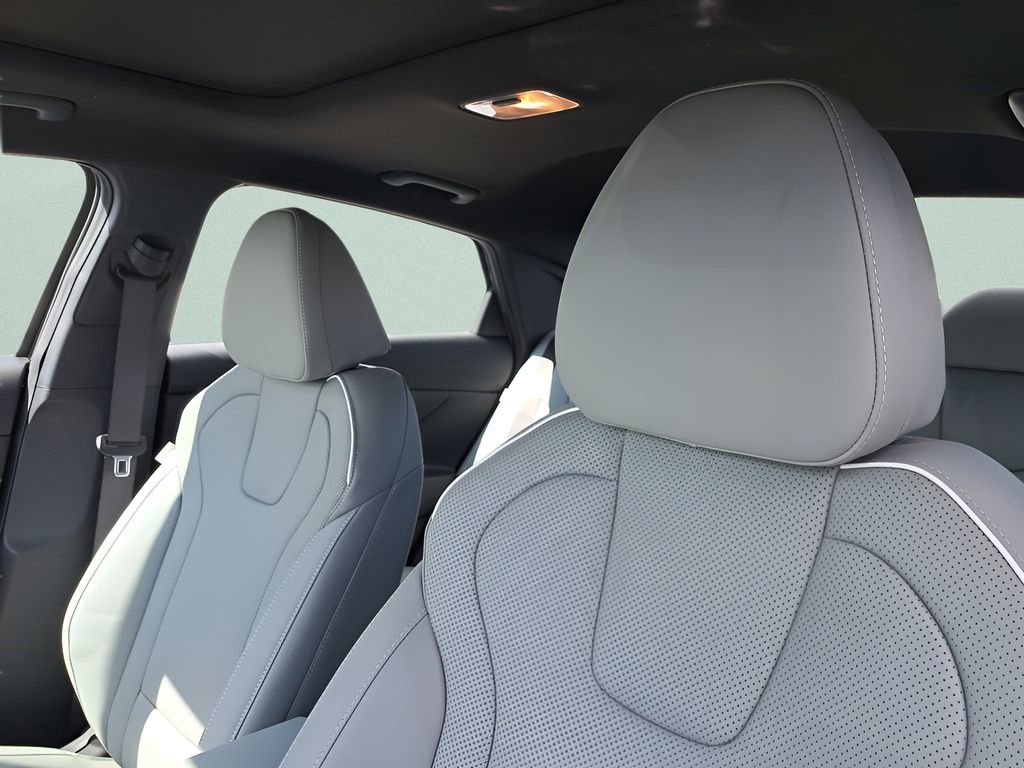 New 2026 Hyundai Elantra Limited image 15