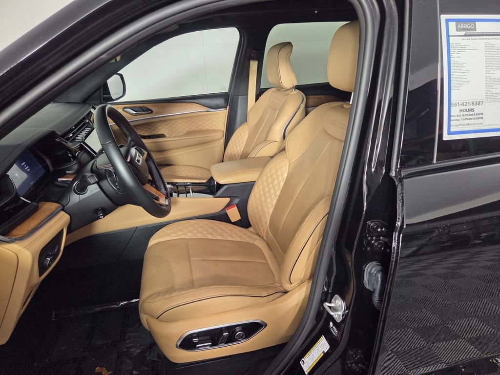 Certified 2024 Jeep Grand Cherokee Summit image 11