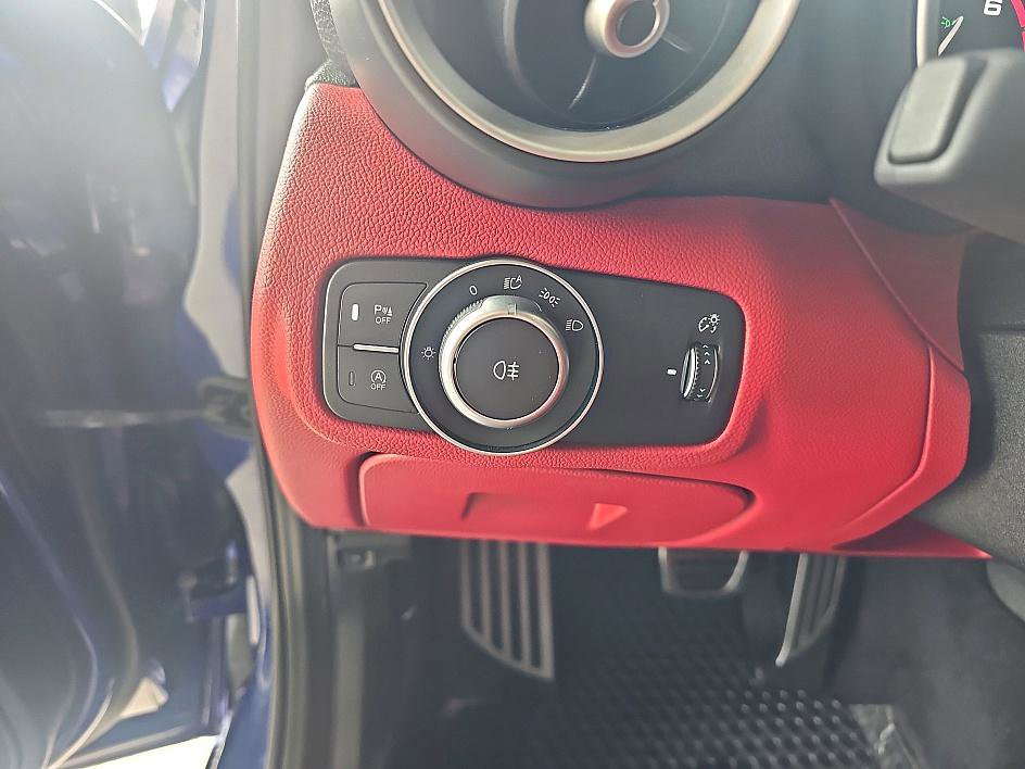 Used 2020 Alfa Romeo Giulia Ti Sport image 13