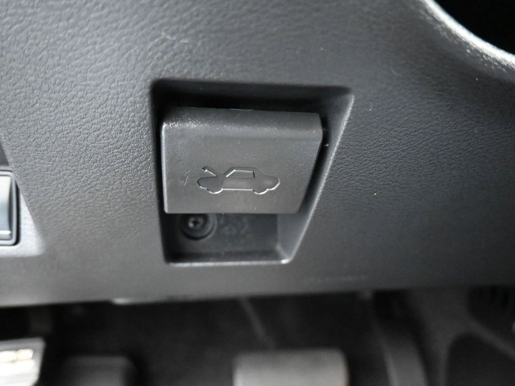 Used 2023 Nissan Frontier PRO-4X w/ Technology Package image 29