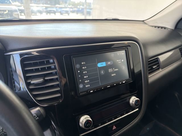 Used 2020 Mitsubishi Outlander SEL image 25